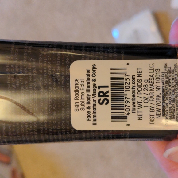 Flower Cosmetics makeup and Clinique bag set - Picture 7 of 15